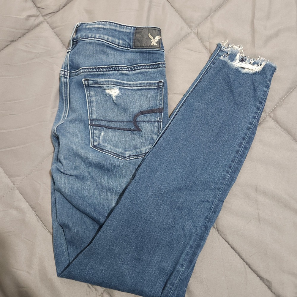 American Eagle Jeans Women's 6 Mid Rise Jegging Light Wash Distressed Stretch